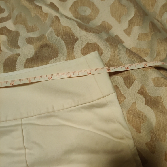 * Host Pick * The Limited Collection White Pencil Skirt, sz 2 - Picture 4 of 5